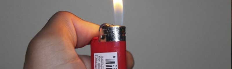 Lighter звук. Звук зажигалки. Дезик плюс зажигалки. Как зажечь зажигалку цоколкой.