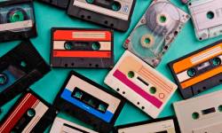 Звуки кассеты (аудиокассеты): вставление, перемотки, зажеванной